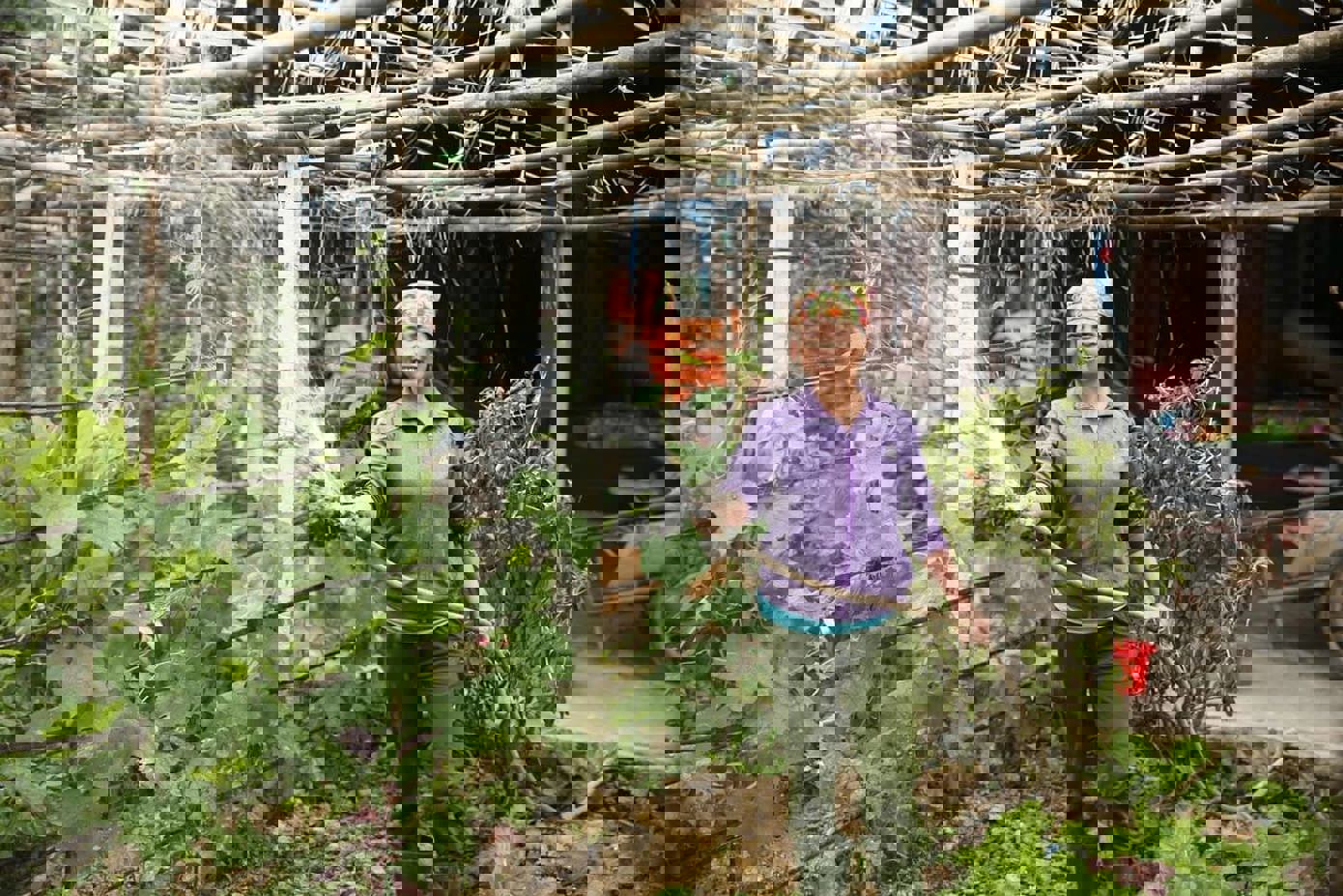 Nụ cười hạnh phúc của người dân khi ước mong nước sạch đã sớm thành hiện thực.